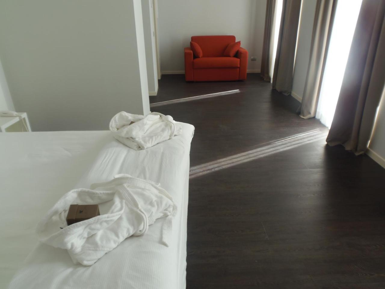 Albergo Dongo Exteriör bild